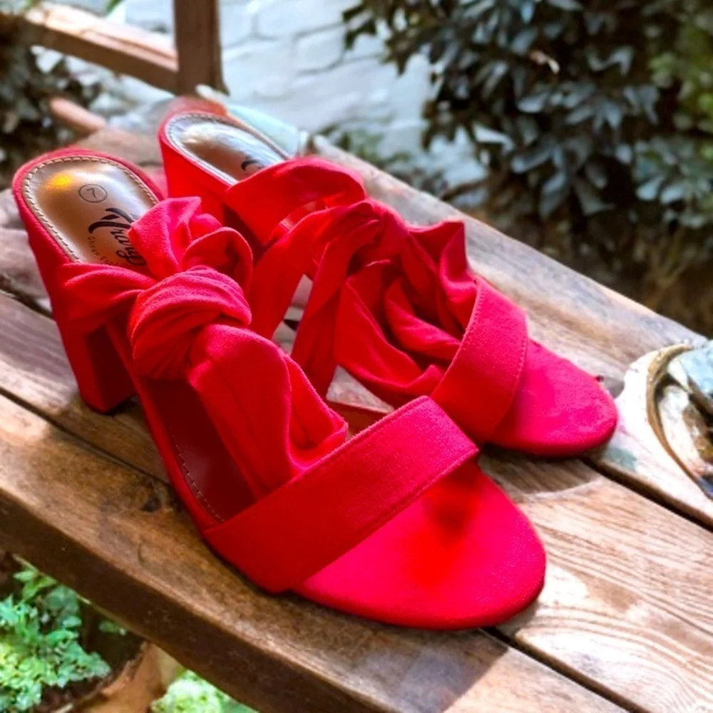 NEW TRARY PINK CHUNKY HEELS STRAPPY OPEN TOE COMFORTABLE TIE UP HEELS SIZE 7